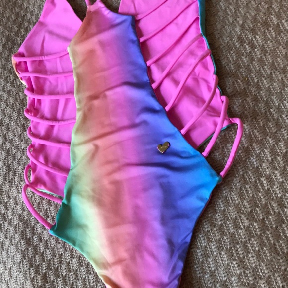 COPY - COPY - COPY - REVERSIBLE ONE-PIECE SWIMSUI… - Picture 6 of 12